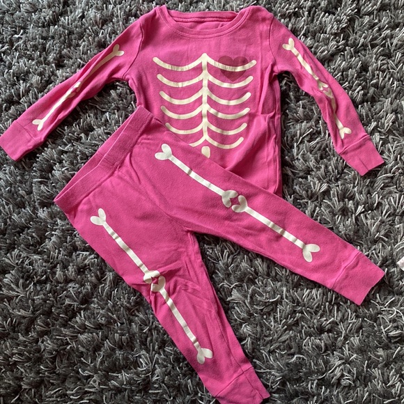 Lot of 5 18-24 month Girls baby Gap 100% cotton pajamas (1 glow-in-the-dark) - Picture 2 of 14